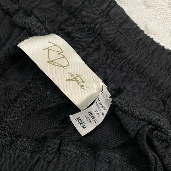 RD Style Capris (Medium) - Picture 2 of 7